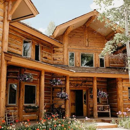 Bentwood Inn